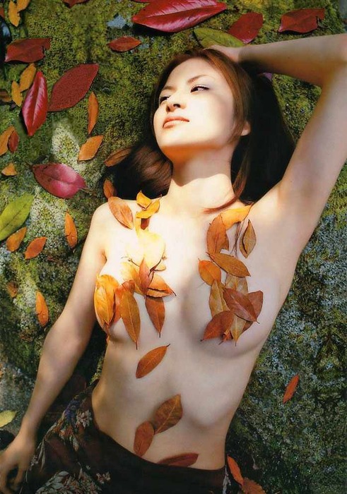乳首だけ隠れてるHな水着、着エロ画像40枚 13
