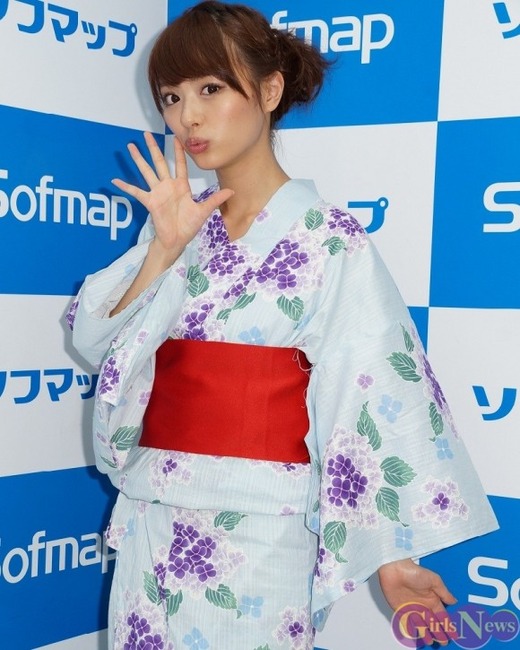 内田理央　スレンダーボディがエロいグラビアアイドルのエロ画像まとめ 21