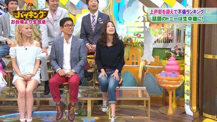 AKBやアイドルがパンチラしてるエロキャプ画像まとめ 19