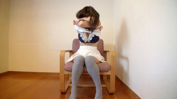飲食店アルバイトの巨乳素人を正常位とバックで犯してるエロ画像　【動画あり】 2