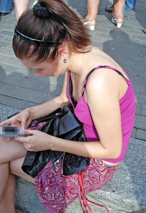 「ノーブラは文化」外国人のおっぱい見えちゃう率が半端ねえわｗｗｗｗｗ（乳首おっぱい胸チラ盗撮画像あり） 30