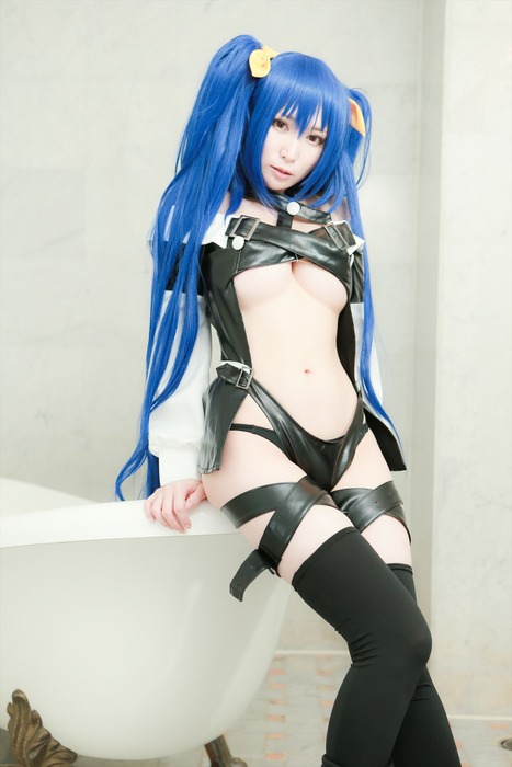 乳首にシールはって自撮りエロ写メ撮ってるコスプレイヤー 22