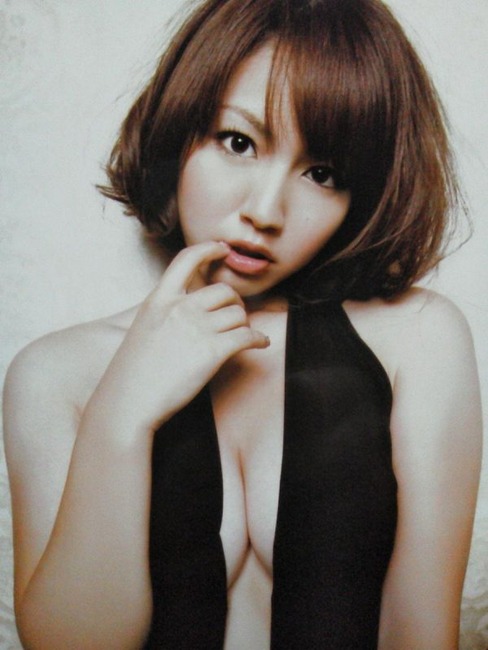 磯山さやかのおっぱいを揉みたくなるエロ画像 8