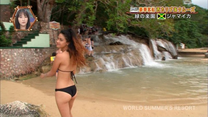 外国人のリポーターのケツがエロい画像 13