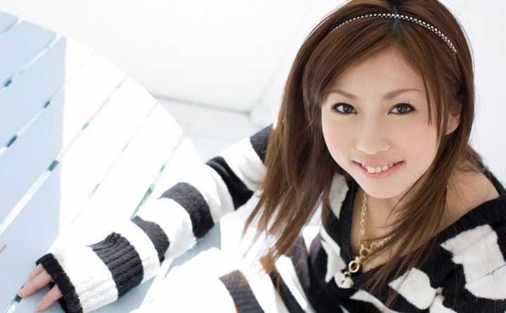小桜沙樹　ギャル系AV女優の服装がエロい画像まとめ 5