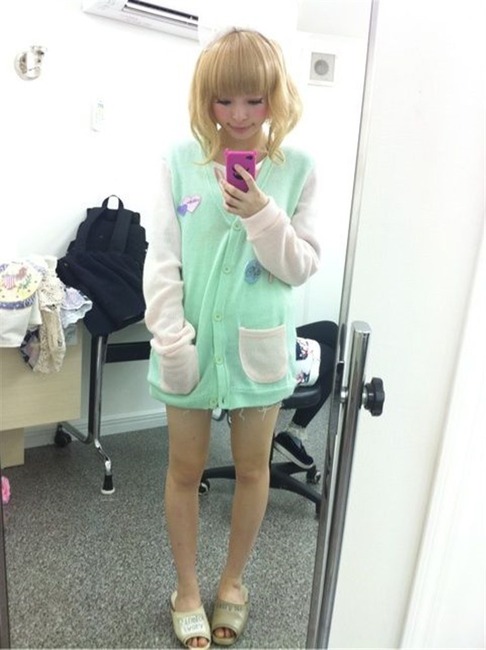 きゃりーぱみゅぱみゅの生足太ももがエロい画像 1