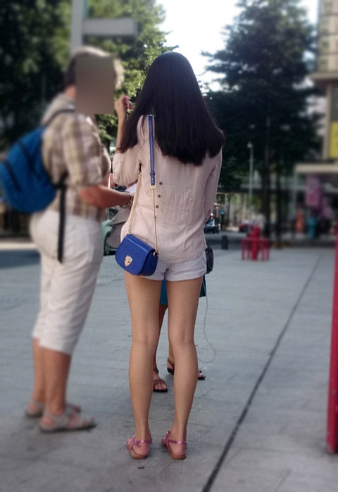 観光で来てる中国人の生足がなかなかエロいｗｗｗｗｗｗ（素人盗撮エロ画像あり） 21