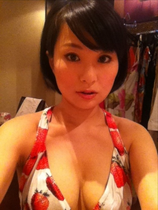 深田萌絵（ふかだもえ）　熟女投資家の胸の谷間がエロい画像 7