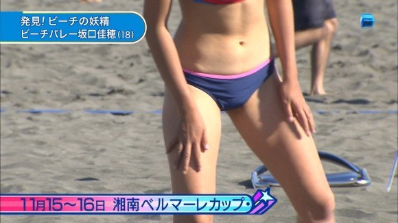 ビーチバレー坂口佳穂の胸の谷間で勃起しちゃうエロ画像 11