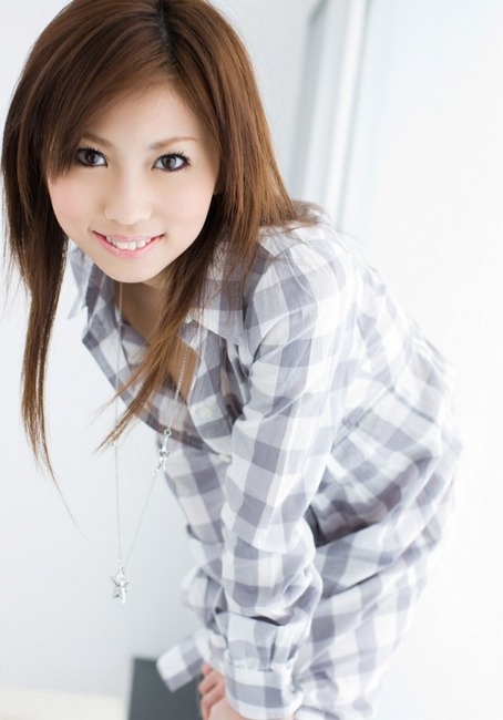 小桜沙樹　ギャル系AV女優の服装がエロい画像まとめ 44