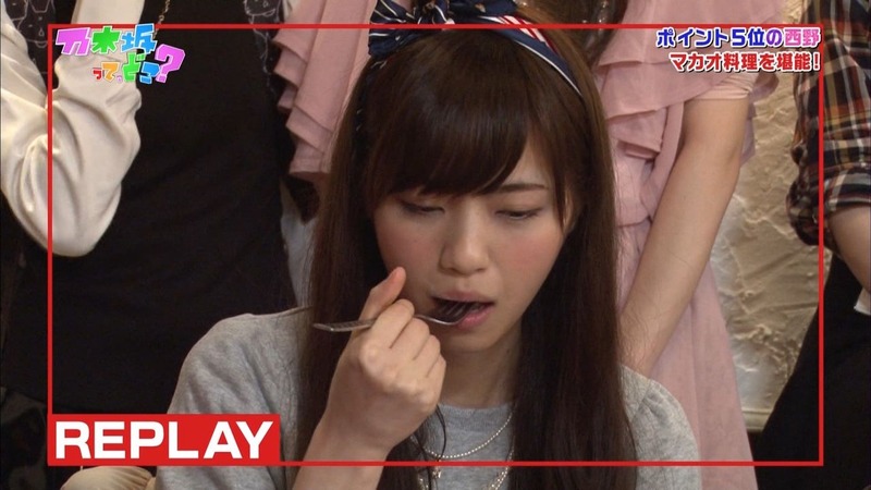 フェラをするようにモノを食べるアイドル達の顔がエロい 6