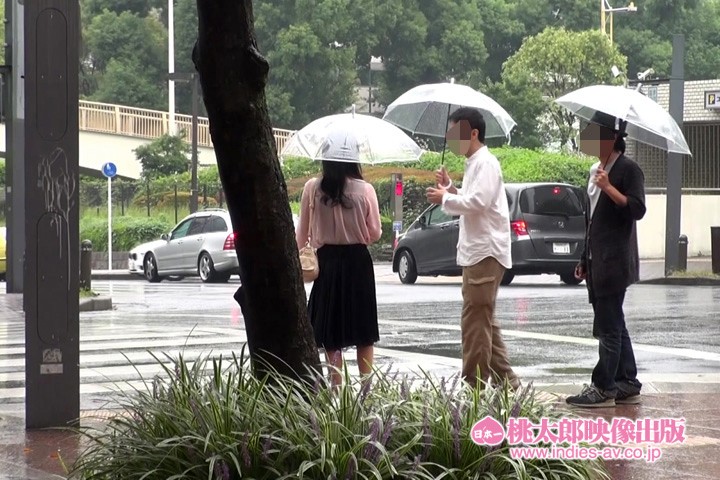 名古屋の人妻をナンパして2本咥えさせてるエロ動画 2