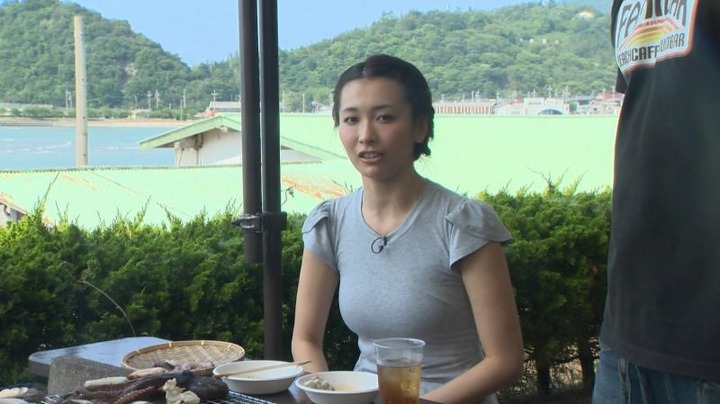 山崎真実　大阪出身グラドルの着衣おっぱい画像 9