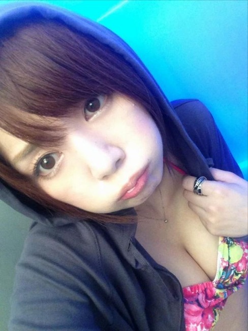 希美まゆが複数の男に犯されてるエロ画像 4