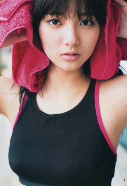 新川優愛がグラビアに挑戦してるエロ画像 9