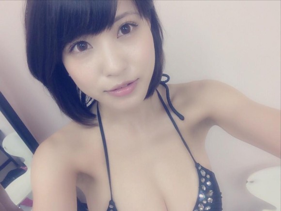 岸明日香とベロチュウしたくなる自撮りエロ写メ・画像 2