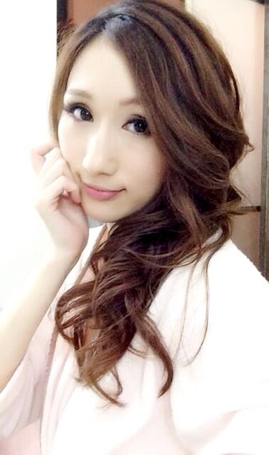 フェロモンたっぷりなAV女優　JULIAの抜けるエロ画像100枚 80