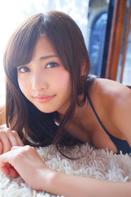 【エロ画像】佐野ひなこ(19)ウエスト51センチの驚異的くびれボディーが初写真集「Hinako」を発売　ランジェリー姿も披露 7