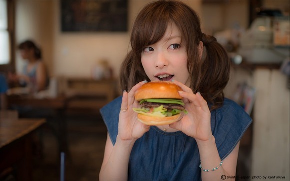 ツインテールで可愛い女子大生の画像30枚 30