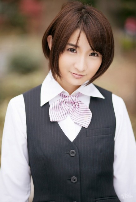 尾崎ナナのOLスーツコスプレがエロい画像70枚 2