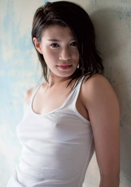 高野人母美の乳首がもう少しで見えそう 40
