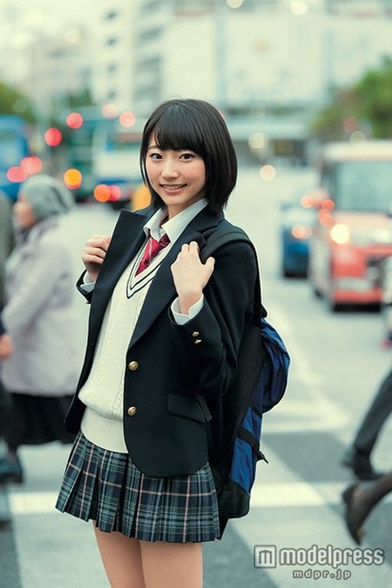 【画像】史上最大の逸材 武田玲奈、黒髪ショートカット美少女が初水着に 1