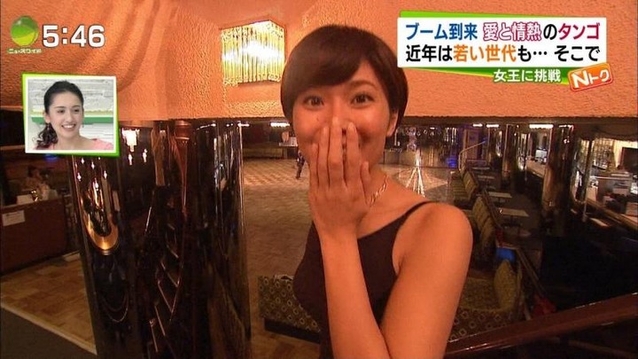 女子アナ・アイドルの抜けるパンチラや胸チラ画像まとめ100枚 27