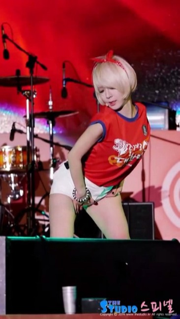 韓流アイドルＡＯＡチョアのホットパンツ+生足がエロい画像まとめ 29