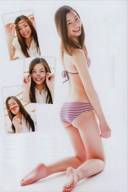形のいいお尻してるアイドルのエロ画像40枚 10
