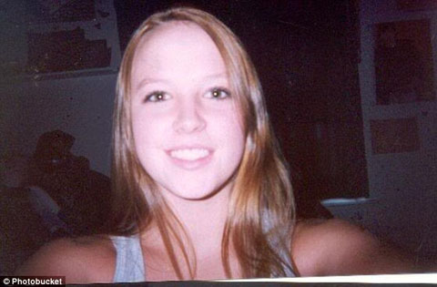 【画像】アメリカで美人女教師２人が男子生徒を3P誘惑授業ｗｗｗｗハメ撮りしながら騎乗位で搾りまくりｗｗｗ逮捕へ 3