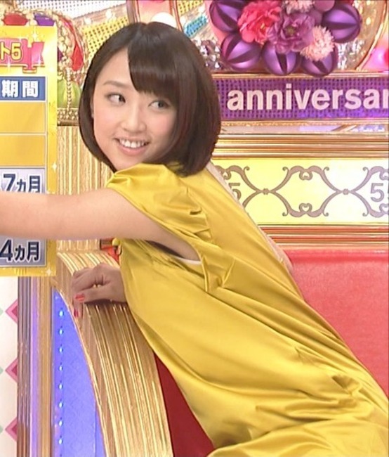 竹内由恵女子アナウンサーの脇チラや太ももがエロい画像まとめ 1