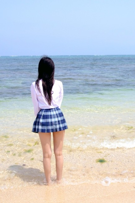 桃谷エリカ　AV女優と無人島でセックスしてるエロ画像 9