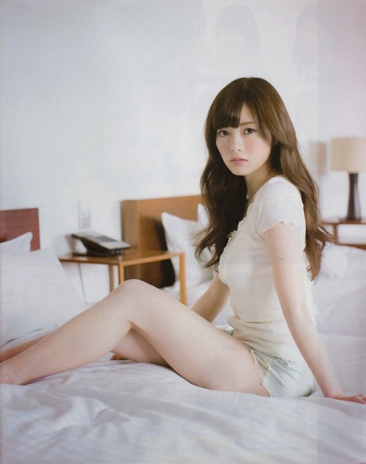 【画像】小嶋陽菜(26)と白石麻衣(22)　フランス凱旋門賞でツーショット　「美少女すぎ」「可愛すぎ」 絶賛の声が殺到 7