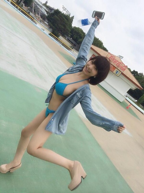 【画像100枚】岸明日香とかいうぐうエロムチムチおっぱいドロリッチｗｗｗｗｗｗｗ 30