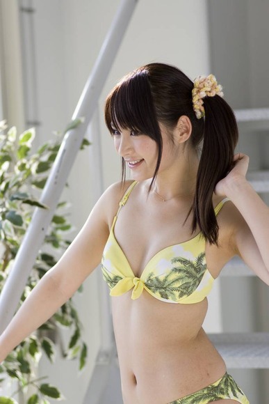 鈴木 咲　グラビアアイドルのコスプレが素晴らしい！ 7