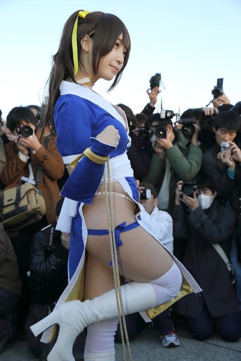 【コスプレイヤーエロ画像】オナネタ収集は「コミケ会場」へ行けば間違いねえわｗｗｗｗｗ 7