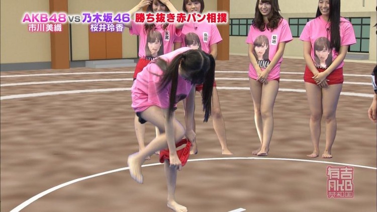 AKB48vs乃木坂46　股を開いて相撲してるエロキャプ画像40枚 7