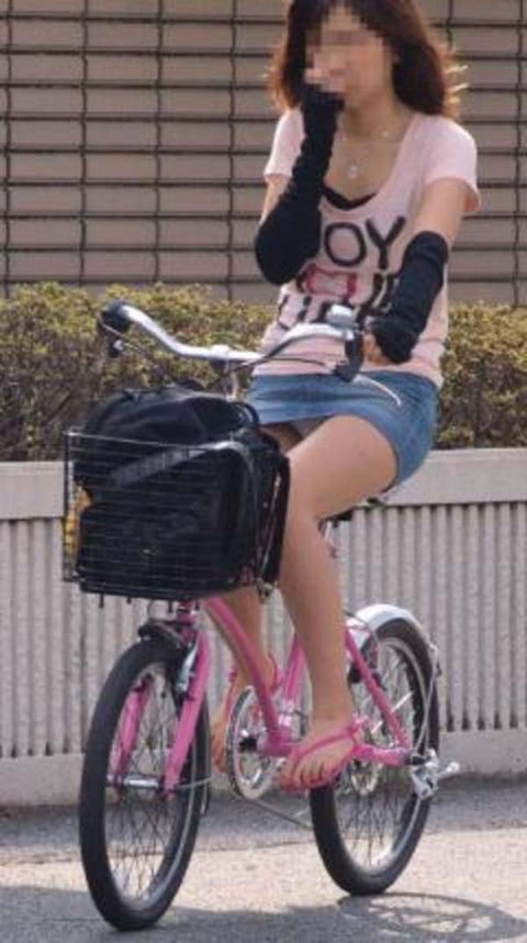 【悲報】ワイ、自転車パンチラ素人娘のせいで自動車事故起こすｗｗｗｗｗｗｗｗ（画像あり） 4