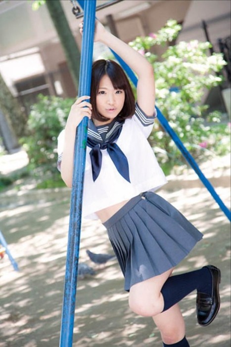 神谷まゆ　美少女AV女優のスク水、JKコスプレがエロい画像30枚 5