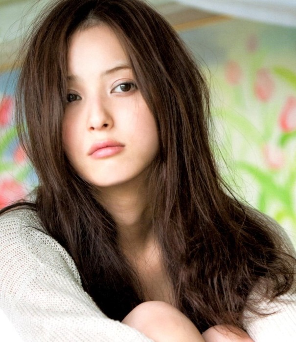 菜々緒がセクシーな白下着姿をインスタグラム(Instagram)で公開 3