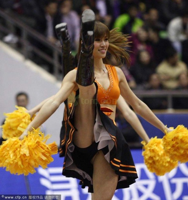 台湾チアリーダーのパンチラや胸チラがエロい画像35枚 30