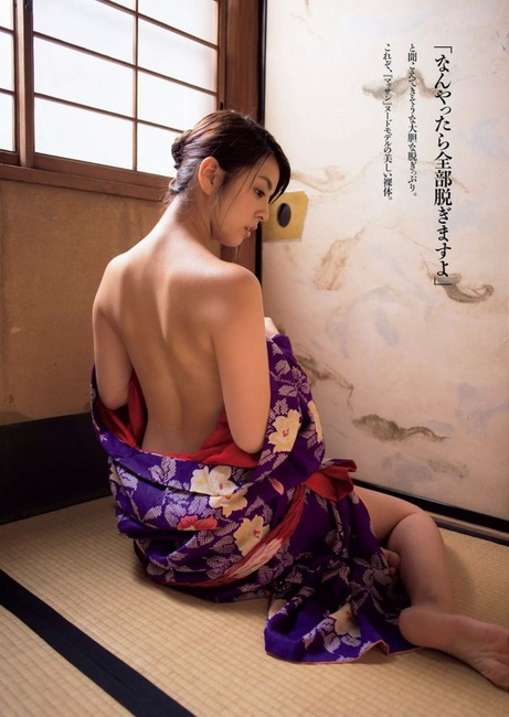 柳ゆり菜の乳首がもう少しで見えそう！ 21