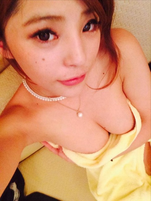 ニコ生主でAV女優の片桐えりりかがTwitterでおっぱい晒してるエロ画像 10