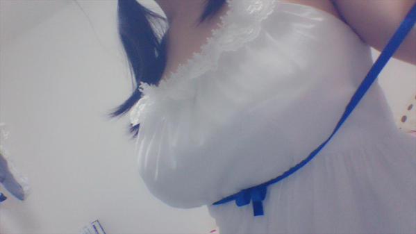 ダンジョンに出合いを求めるのは間違っているだろうかのヘスティア様のコスプレしてる素人女神のエロ画像 27