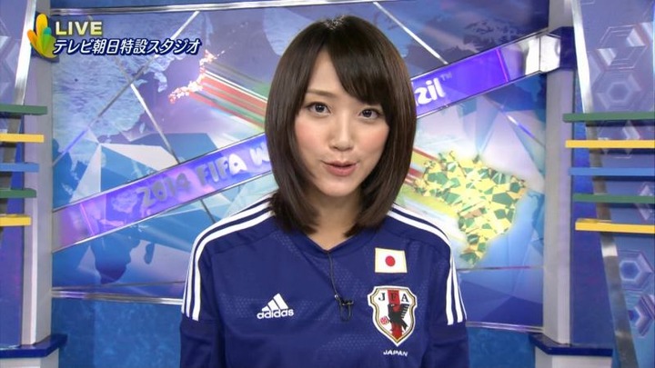 竹内由恵女子アナウンサーのサッカー日本代表コスプレが可愛い 28