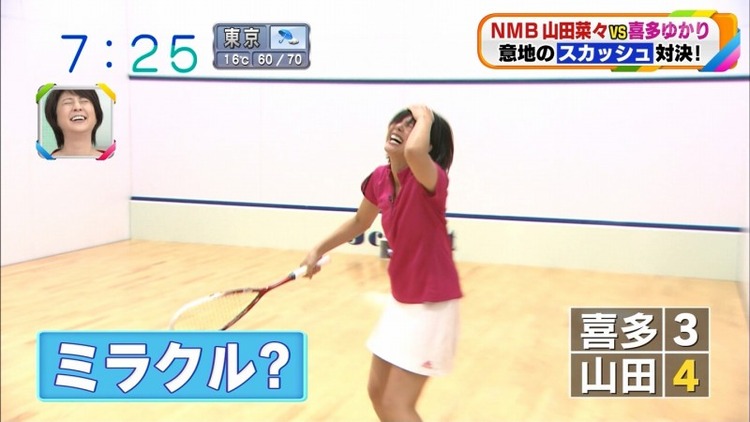 NMB48山田菜々がスカッシュでアンスコパンチラしてるエロキャプ画像 21