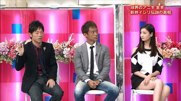 TVで見えたパンチラや胸チラしてる芸能人・アイドルのエロ画像50枚 22