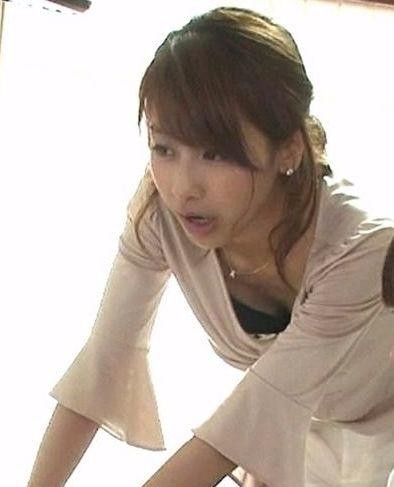 【女子アナエロ画像】カトパンが出演してたら巨乳胸チラチェックする男急増中ｗｗｗｗｗ 8
