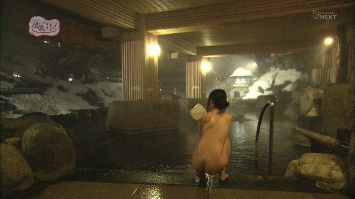 温泉に行こうで林香琳が黒下着を脱いでるエロキャプ画像60枚 62