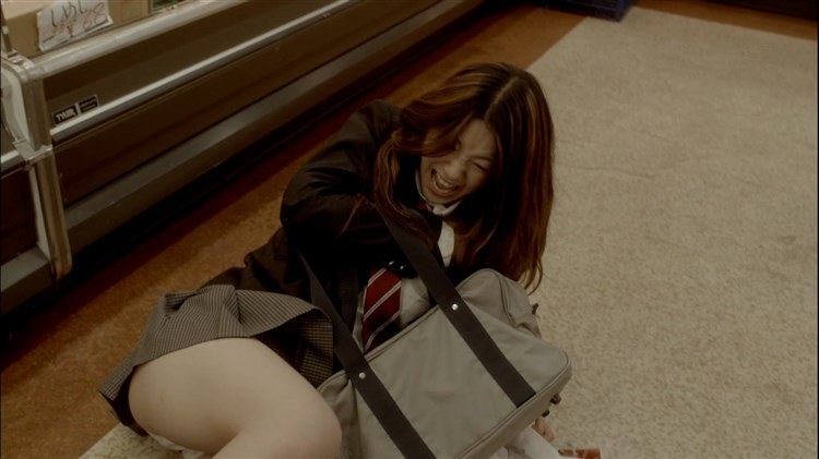 夏帆が制服姿で開脚パンチラしてるエロキャプ画像 8